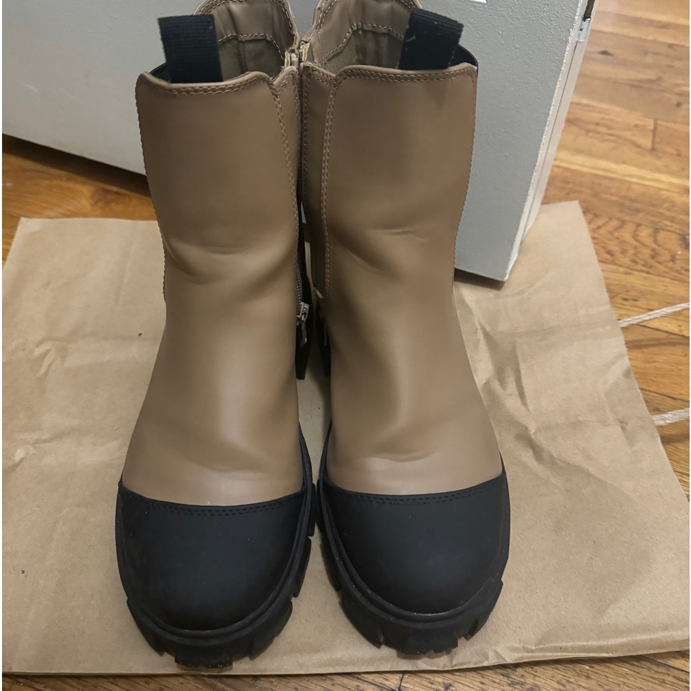 Combat rain boots